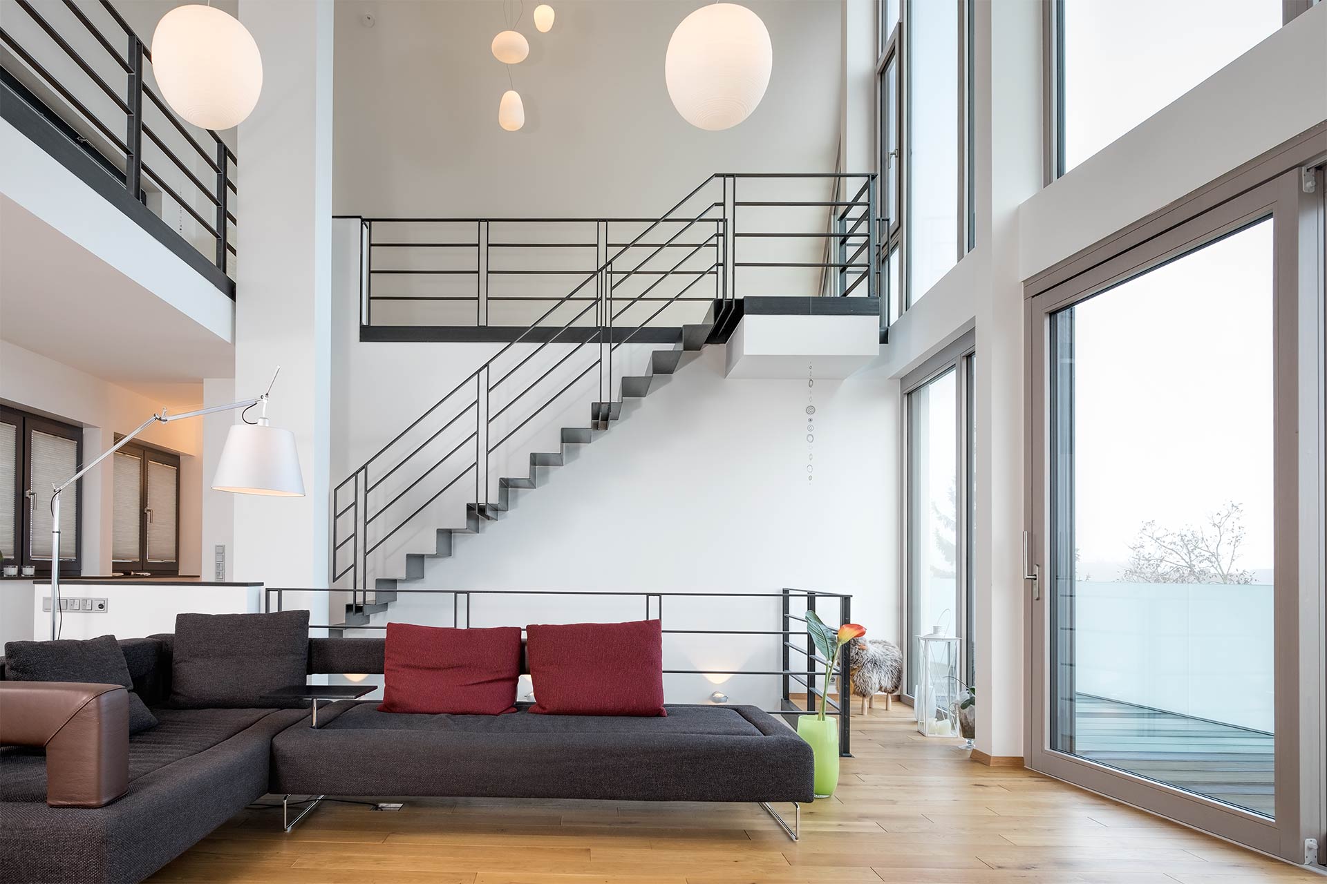 Wohnhaus mit gefaltetem Dach
